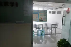 调查 | 关店离场转租，桌椅板凳甩卖，学科类培训机构撤摊儿图片