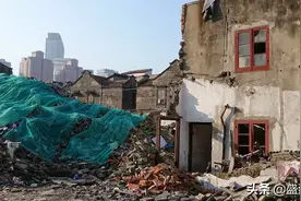 邻居家拆房，我家房“遭殃”，危房拆迁有套路，律师支招防吃亏图片