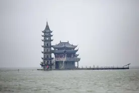 在水上屹立千年不倒的神奇建筑，就在江西庐山，每年只出现一次图片