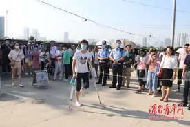 直击高考现场——渭南后浪们安心步入考场！图片