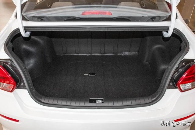 便宜也很省油，稳定又耐用的合资代步车，四缸AT自动挡，实拍焕驰