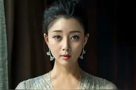 “人间水蜜桃”殷桃的隐婚往事，和她背后的男人们图片