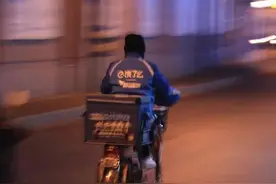 央视点名：“饿了么”活动临时加码，“套路骑手”终将埋没自己图片