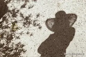 8年，和「影子」告别，她终于可以穿上裙子图片