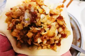 用平底锅烙白菜馅饼的家常做法图片