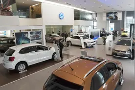 看车都是展车，提车却都不要展车，那展车到底能不能要？图片