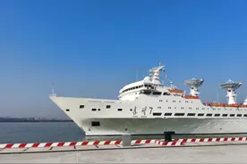3万吨巨轮从印度洋全速返航：原来是完成了重大任务，要回家过年图片