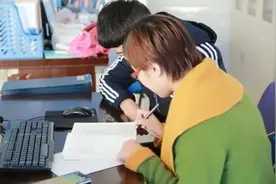 辅导班不能读，一对一总可以吧？教育局：行，但不能是在职教师图片