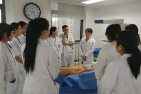 专科也能学医，选择这4个医学专业，专科一样有高薪，毕业很吃香图片