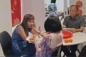 林俊杰在家唱歌无人理，被嘲“永久卡和体验卡的区别”，家族庞大图片