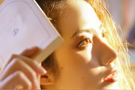 最爱的人还浪迹在天涯，这短短人生一曲作罢图片