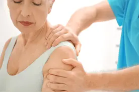 60多岁开始浑身窜着疼，检查却找不到病因！医生建议您查双能X线图片