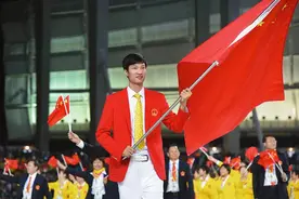 奥运会中国队旗手引猜想！周琦已无缘，朱婷最有资格，男旗手2选1图片