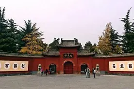 为什么在寺庙里禁止游客对佛像拍照？图片