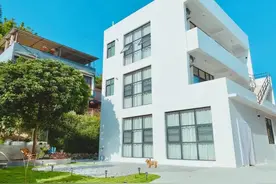 广西姑娘回乡修极简别墅，300㎡房子只做3间卧室，引全镇跟风图片