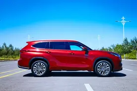 Lab测试：第四代丰田汉兰达，电控四驱，还带一键脱困图片