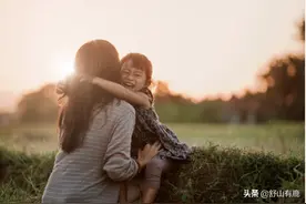 父母走后，那些不喜欢跟“兄弟姐妹”往来的人，往往有这3种心态图片