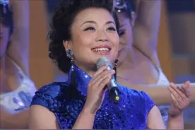 从“湘江妹子”到“春晚国脸”，53岁的张也如今怎样了？图片
