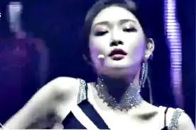 2018AAA，金请夏 献唱《LoveU》音乐响起表情秒变高冷