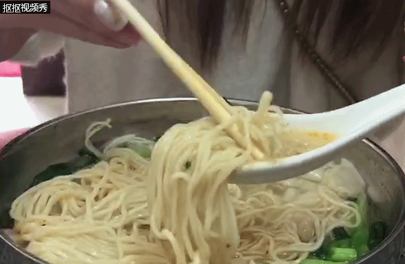 他们每天只做好一种云吞一碗面,深受寮步人的喜爱