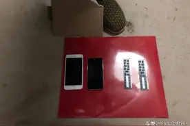 路边摊卖电脑硬件与手机，价格真诱人，大家说我该不该全部买下图片