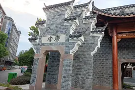 江西小伙花了28万彩礼，娶了一个姑奶奶当老婆，可把亲娘累坏了图片