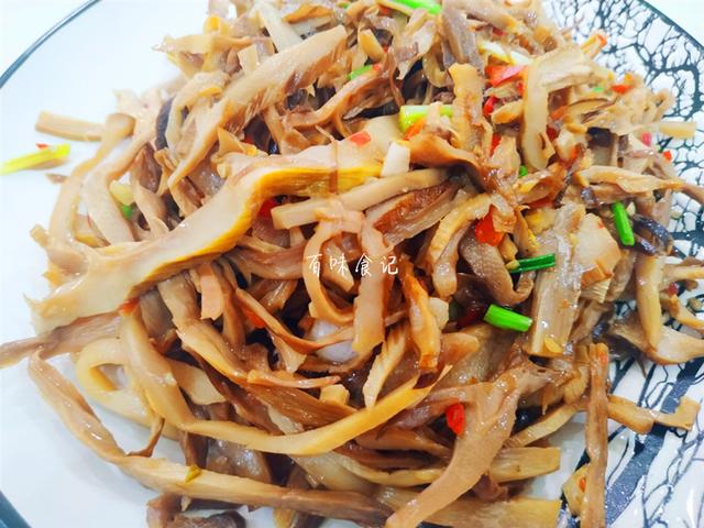 它是“瘦身菜”，含有7种氨基酸，吸脂刮油，小肚腩悄悄不见了