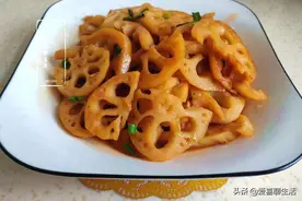 立秋后，正是吃醋溜藕片的好时机，炒着吃酸甜爽口鲜嫩脆香还开胃图片