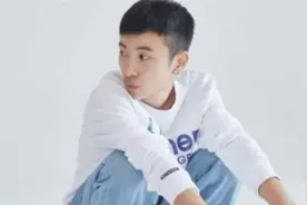 18线小歌手商演耍大牌，保镖人数超过30位，比粉丝人还多图片