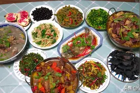 2021年夜饭出炉，5-6口人家8菜一汤，学会了团圆饭不发愁图片