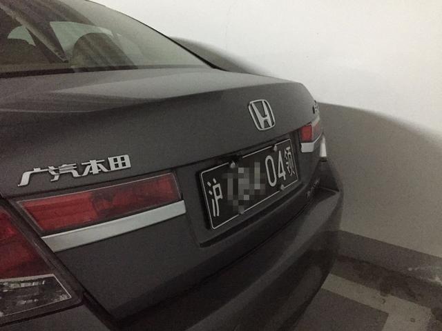 领事馆的车，从1号到5号，最贵的100万，便宜的20万