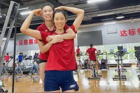 组图｜中国女排告别2020年集训！王梦洁：江湖再见图片
