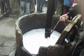 道光年间，几个四川农民打了一口1001米的深井图片