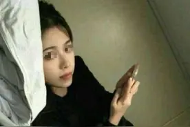 孕妇怀四胞胎以为是儿子，结果生四个女儿，爸爸产房外手舞足蹈图片