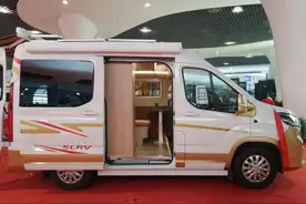 尾部外置厨房+5座3卧，颜值出众的顺旅V90B型商旅房车图片