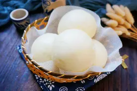 宅家蒸馒头，蓬松暄软，做法简单，比面包受欢迎图片