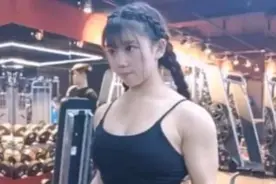 学生妹长得甜美身材却碾压大多数男性，还自称“全网小哪吒”图片