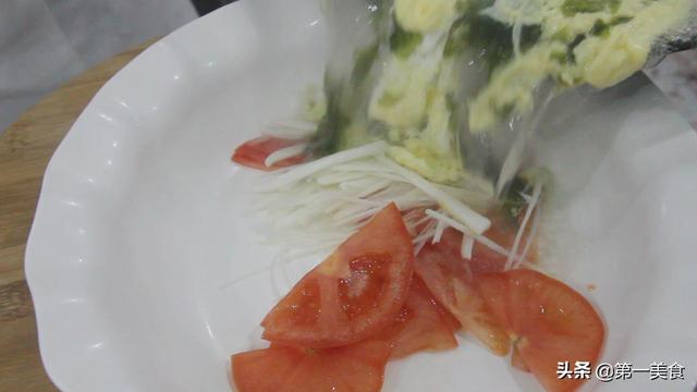 用这种方法做紫菜蛋花汤，清淡可口不油腻，一点不输饭店