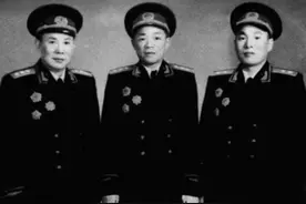 两位开国上将对他十分尊重，毛主席曾给他“封王”图片