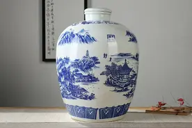 青花瓷酒坛为何畅销不衰，备受酒企青睐？图片