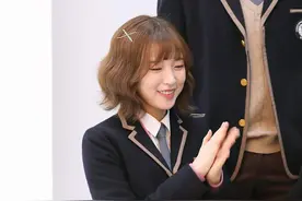 韩剧《少女的世界》，高冷校花和蠢萌跟班的CP，我站了！图片