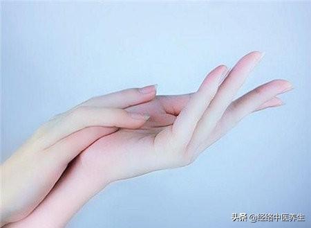 手掌干裂脱皮怎么办