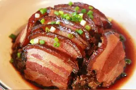 做扣肉，焯水就炸都是“外行”！教你正确做法，酥软入味咸香四溢图片