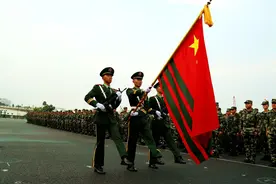 若有战、召必回，永远牢记组织嘱托——武警第二机动总队某支队组织向武警部队旗告别仪式图片