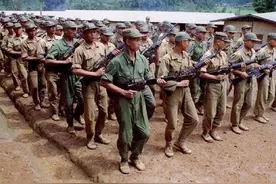 她曾是缅甸最大的毒枭，4岁学会用枪，烟不离手，人称“女皇帝”图片