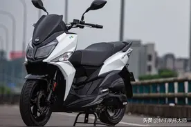 城市通勤利器！解析1.78万的大轮绵羊：水冷电喷，标配ABS图片