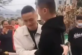 福建女子听说老公在网上寻亲，结果却发现是失散20年双胞胎弟弟图片