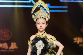 10位星二代小公主走秀，个个都是精致萌娃，颜值气场比父母还能打图片