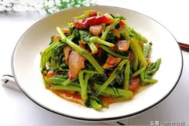 它如“天然抗生素”，维生素C是柠檬的2倍，肉片一炒，鲜香至极图片