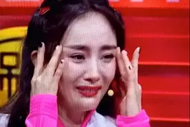 34岁杨幂脸咋了？大笑时满脸沟壑肌肉扭曲，脸干瘪垮塌法令纹重图片